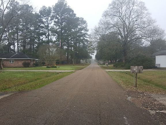 4th image of 17139 Chickasaw Ave