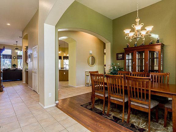 5th image of 1422 N Warren Cir