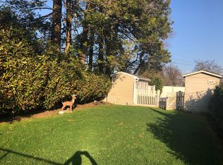 34 Prescott Pl, Old Bethpage, NY 11804