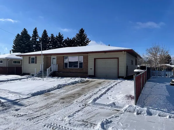 645 8th Ave W, Dickinson, ND 58601