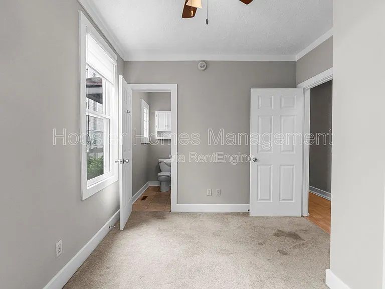 920 Broadway St #B — Photo 12
