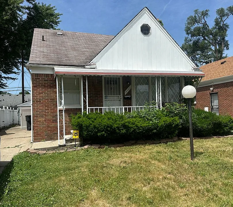 19989 Strathmoor St