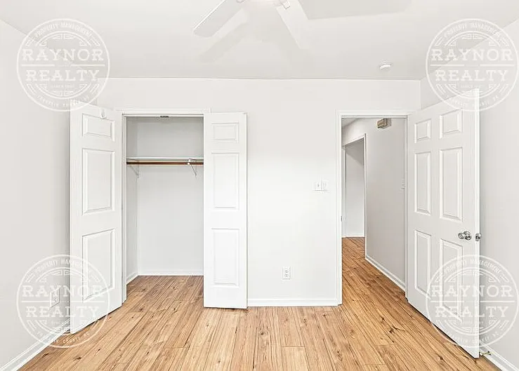 2102 W Knox St #A — Photo 10