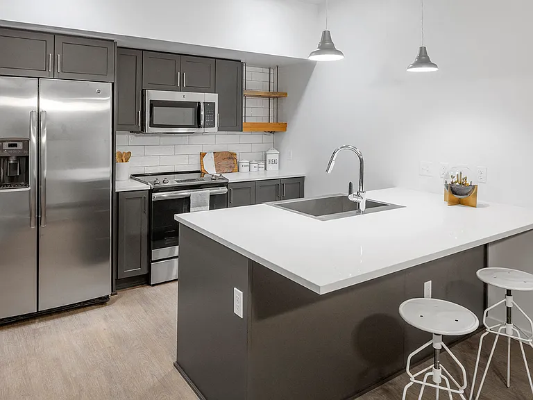 Multnomah Village Apartments — Photo 10