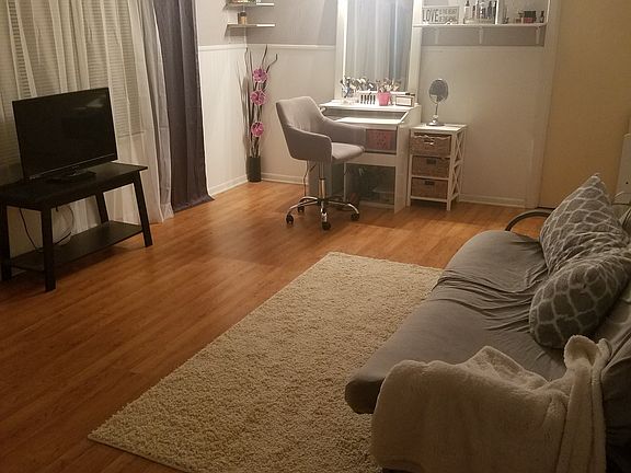 5th image of 1501 Olive St