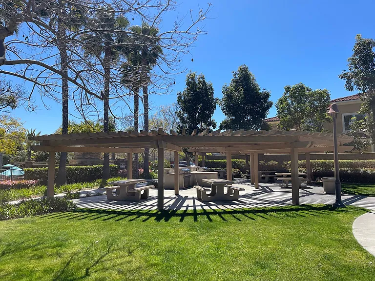 Within 150 feet walking distance from private studio is a community park setting with pool with jacuzzi, barbecues, tennis courts and outdoor fireplace