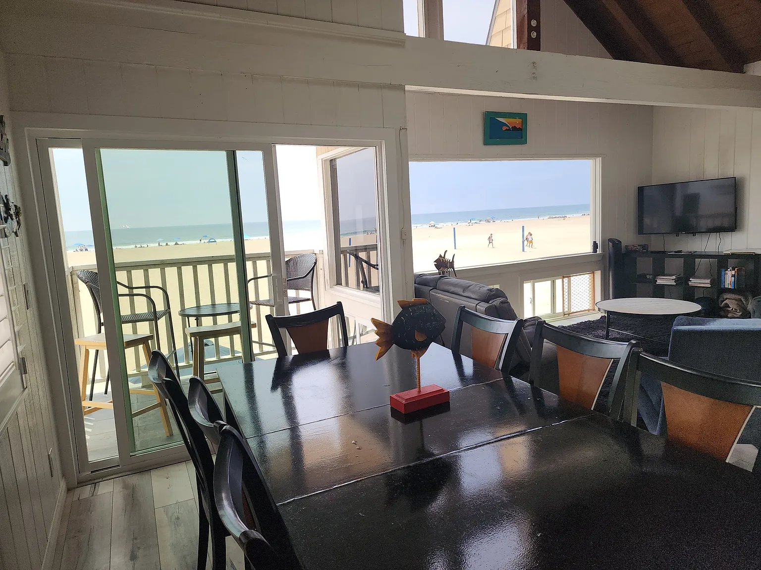 4 bed, $1,999 — Photo 2
