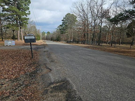 5th image of 1001 Pine Twist Rd