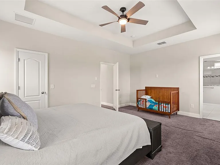 13785 Behring Ave — Photo 20
