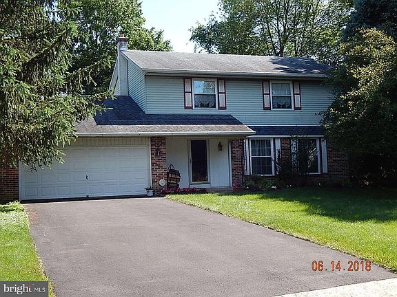 2nd image of 340 Concord Cir