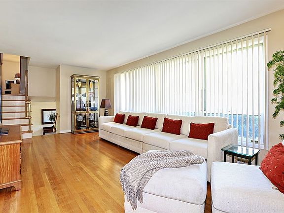 4th image of 517 N 5th Ave