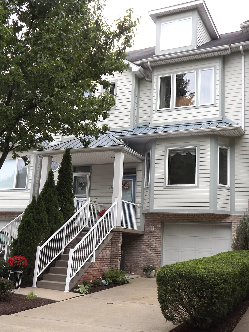 118 Saint Charles Ct photo 1