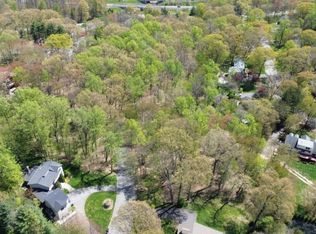 10 Deerfield Dr, Woodcliff Lake, NJ 07677