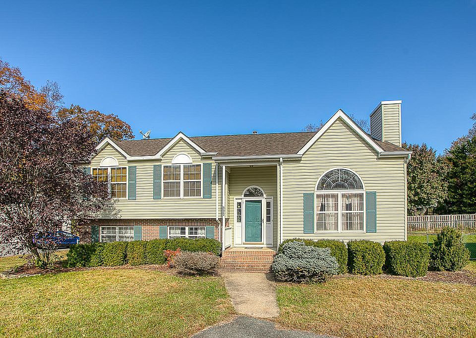 1st image of 120 Barbara Ann Dr