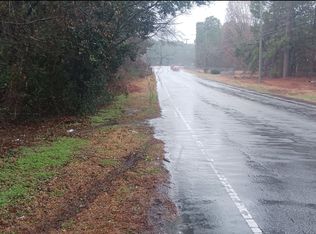 730 Shaw Rd, Fayetteville, NC 28303