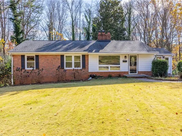 2522 Lullington Dr, Winston Salem, NC 27103