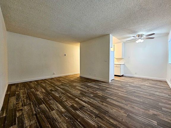 5th image of 325 Parkett Ln APT 16