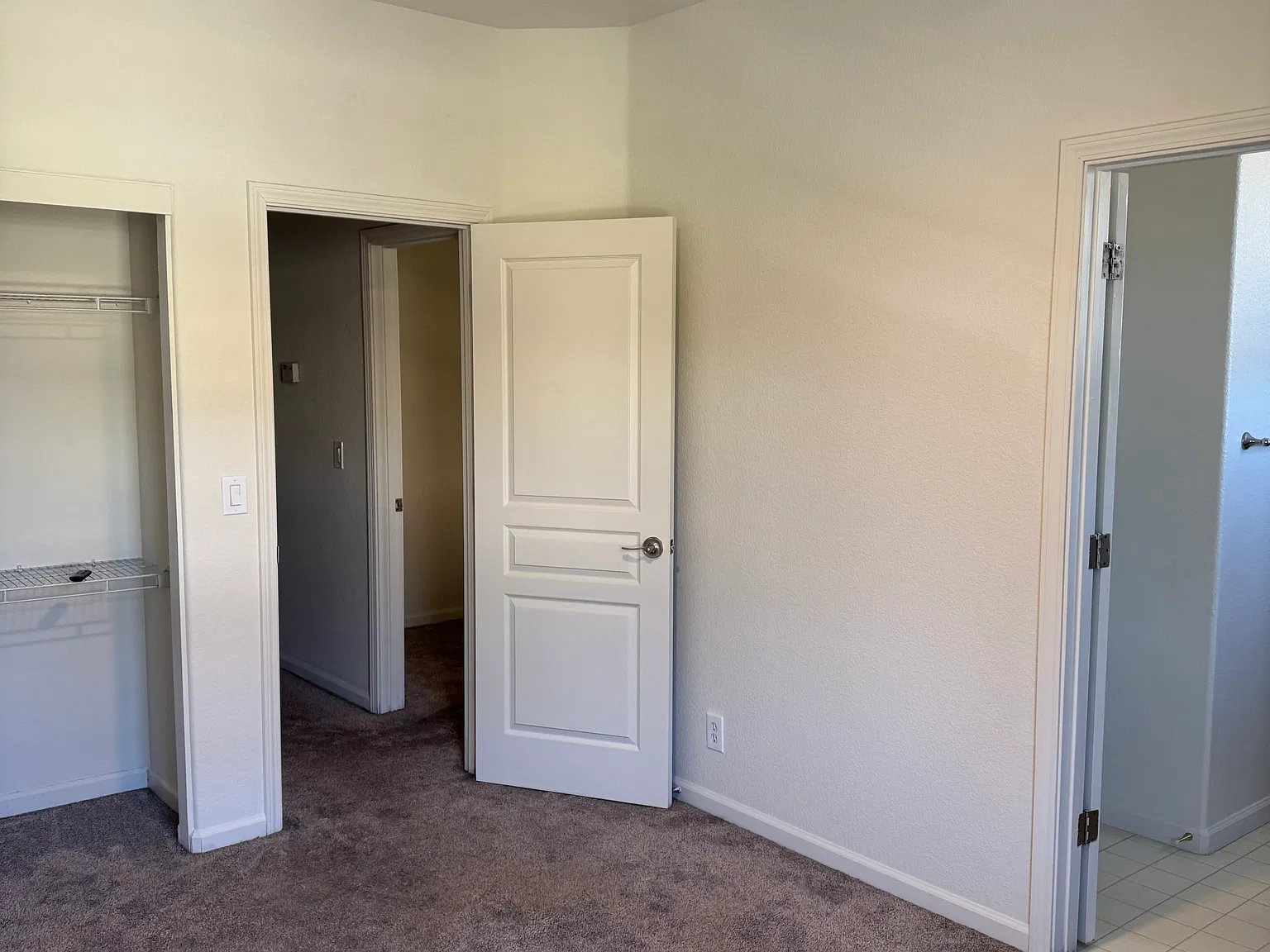 3 bed, 2.5 bath, 1523 sqft, $4,050 — Photo 4