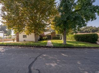 37205 Oak View Rd, Yucaipa, CA 92399