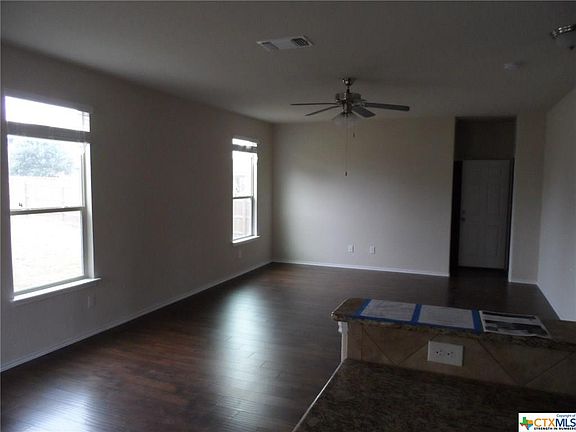 2nd image of 1449 Lubbock Dr