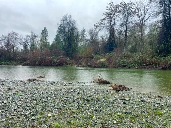 1500 Russell Rd, Merlin, OR 97532