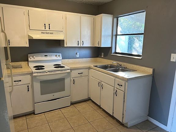 3rd image of 106 E Givens St