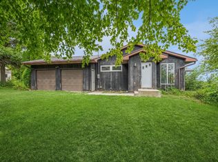 5555 Troy Mills Rd, Walker, IA 52352