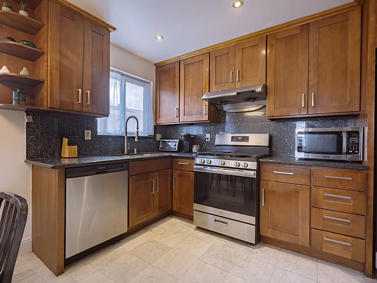 234 Del Prado Dr — Photo 7