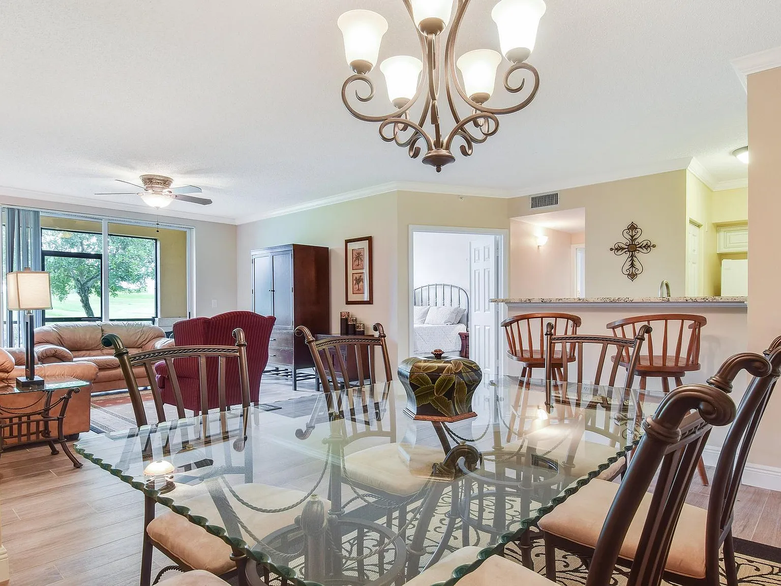 3 bed, 2.0 bath, 1479 sqft, $5,500 — Photo 2