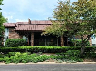 1049 W Ogden Ave APT 102, Naperville, IL 60563
