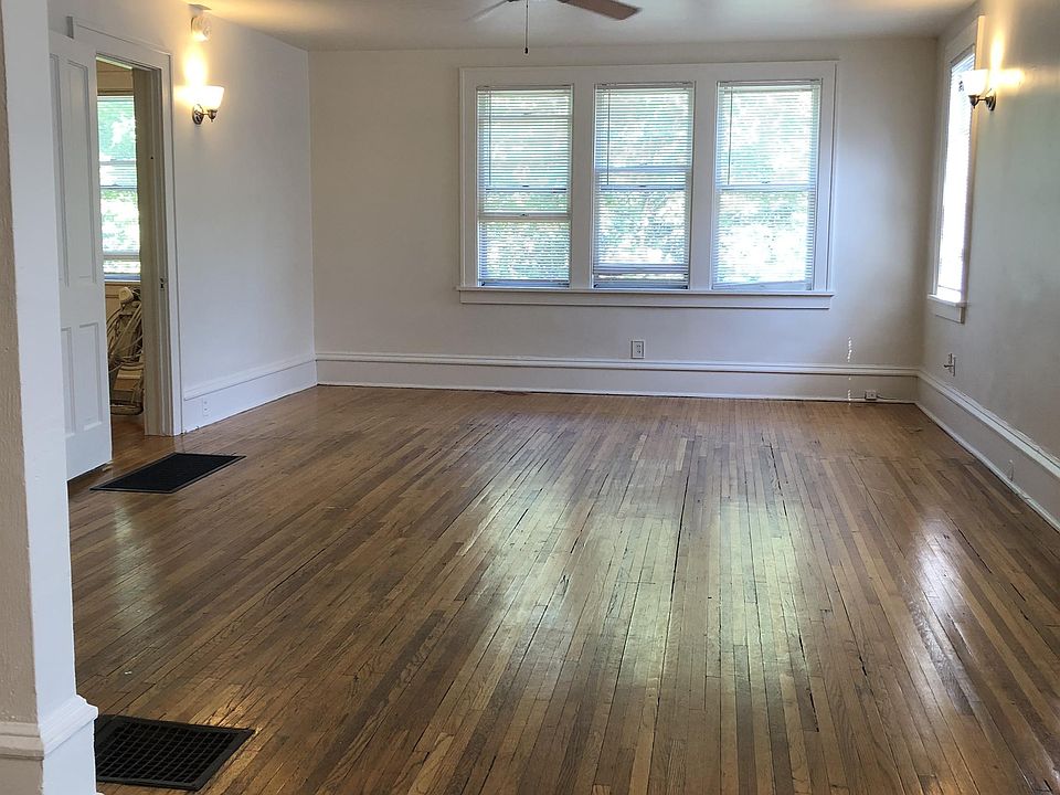 1st image of 2640 Emerson Ave S