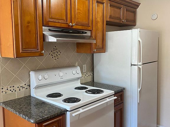 3rd image of 3018 Debra Ct