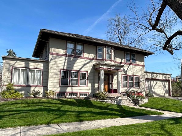 1208 Leeper Ave, South Bend, IN 46617