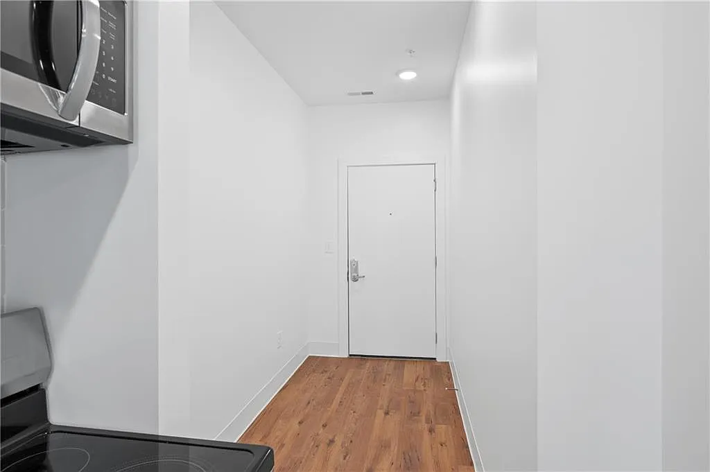 1 bed, 1.0 bath, 756 sqft, $1,750 — Photo 3