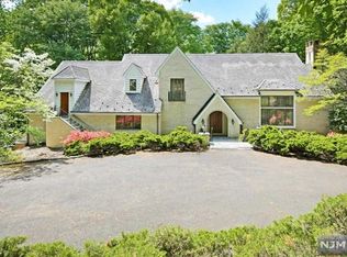 16 Baldwin Rd, Saddle River, NJ 07458