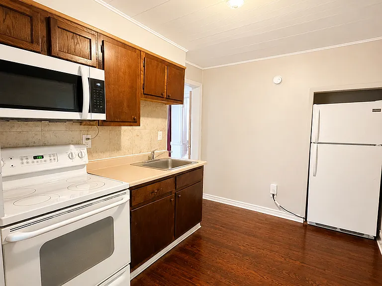 713 Madison Ave — Photo 10