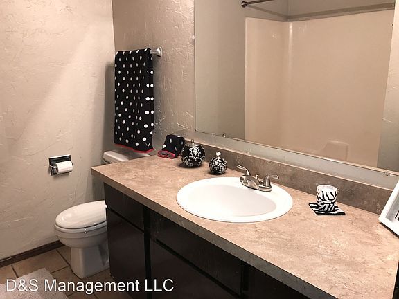 4th image of 560 SW 93rd St #3635321