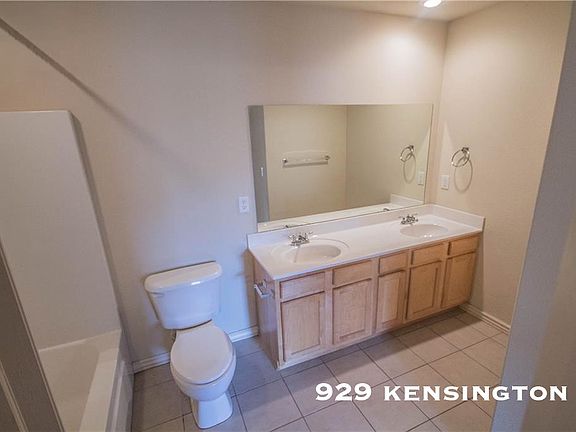 5th image of 929-931 Kensington Dr