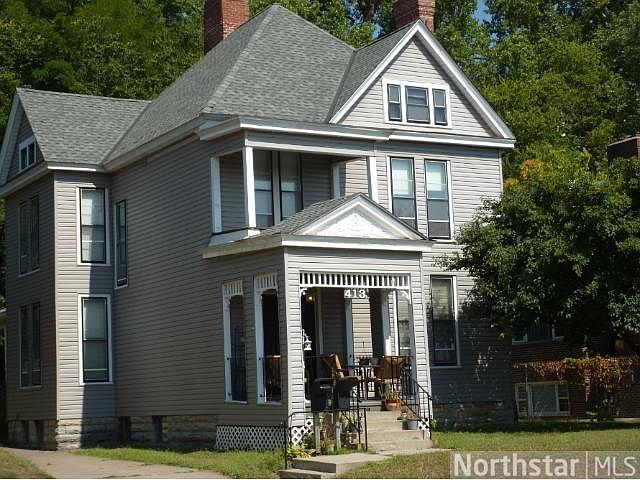 1st image of 413 Grand Ave