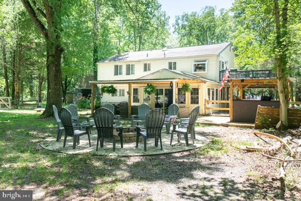 Apartment in Southampton Township, Oak Shade - View 3