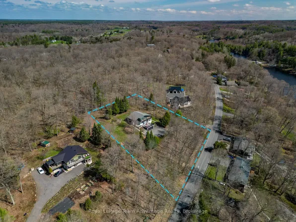 12 Taylor Cres, McDougall, ON P2A 2W9