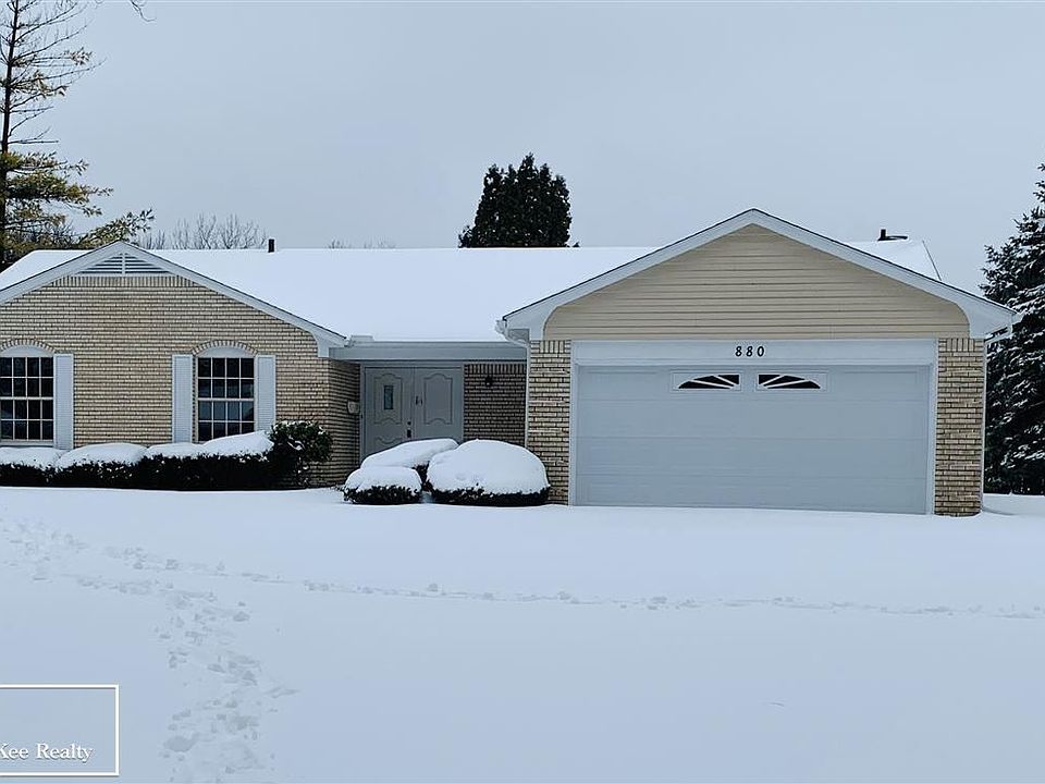 1st image of 880 880 Barclay Ct