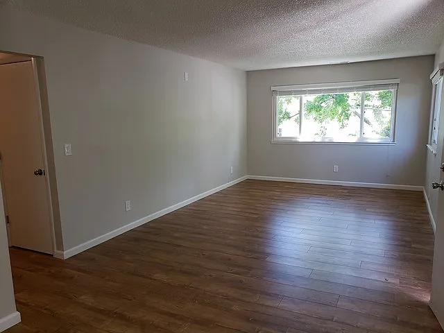 795 Kingston Ln #H — Photo 3