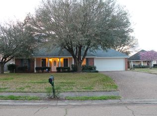324 Colonial Dr, Madison, MS 39110