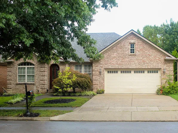 925 Village Green Ave, Lexington, KY 40509