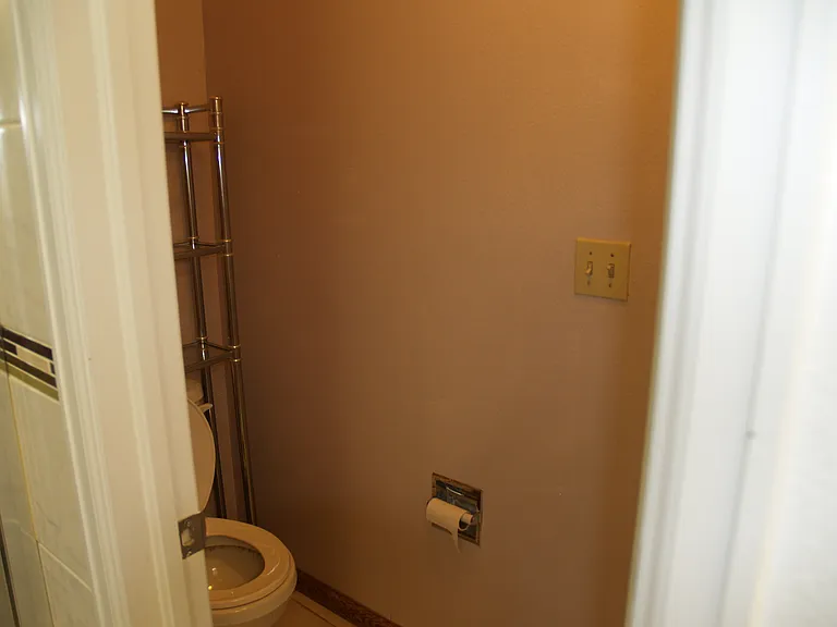 2419 S Gray Dr — Photo 8