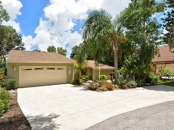 2nd image of 4268 King Richard Ln