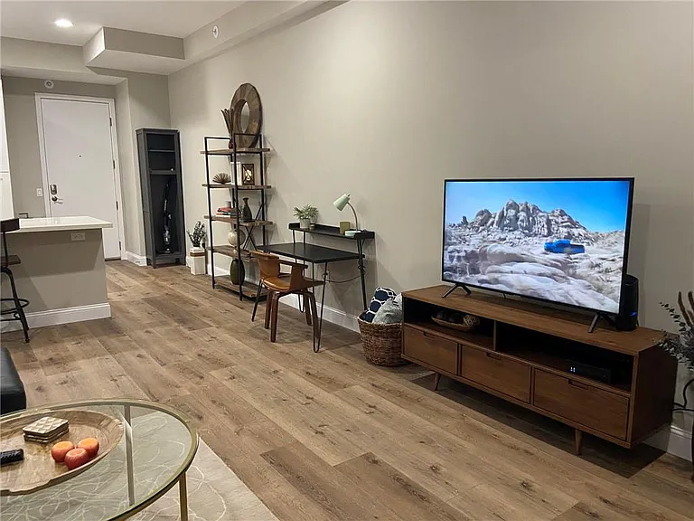 507 Sabine St #1006 — Photo 6