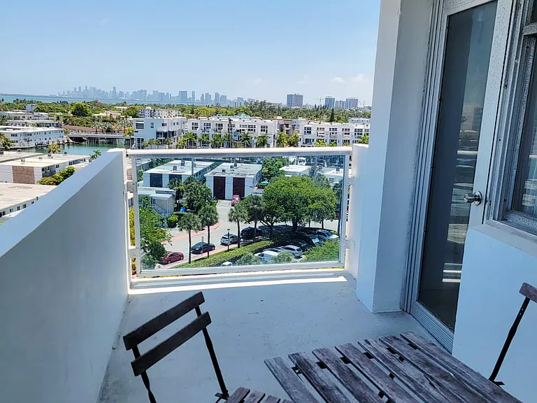 7441 Wayne Ave #8R — Photo 3