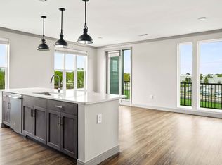 Upton Oxmoor Apartments, Louisville, KY 40222